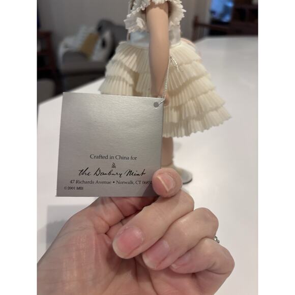 Vtg Danbury Mint Shirley Temple Movie Classic BABY TAKE A BOW 10" Porcelain Doll - Picture 7 of 9